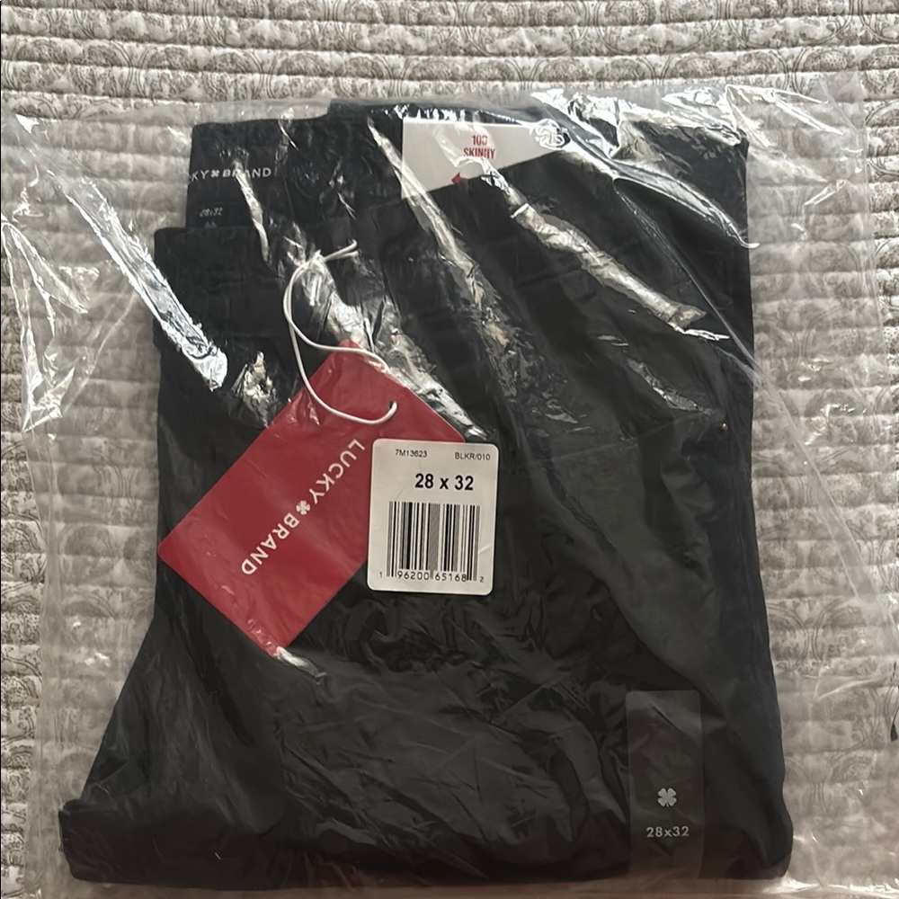 NWT Lucky Brand Black Jeans 100 Skinny 28x32
